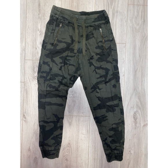 TNA Dark Camouflage Alix Jogger - Picture 1 of 2